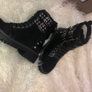 From FASHION NOVA BOTTIES